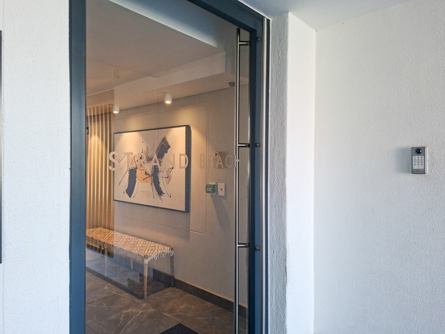 2 Bedroom Property for Sale in Sea Point Western Cape